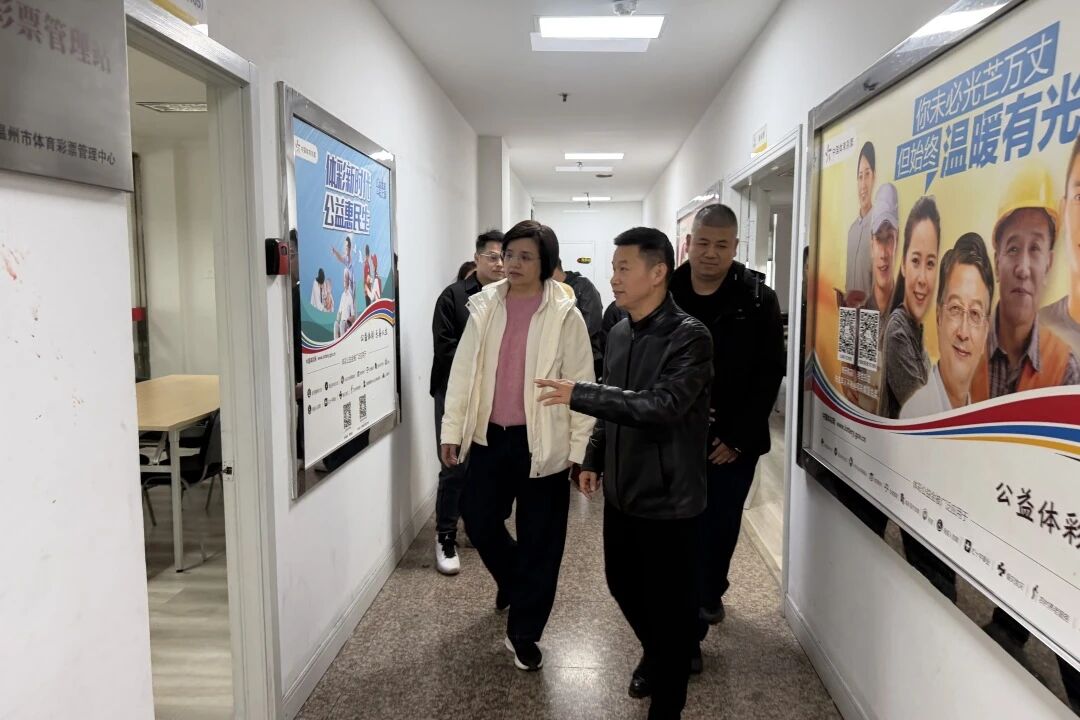 ��������´�����ο�ʣ�������һ�ߣ��������³�