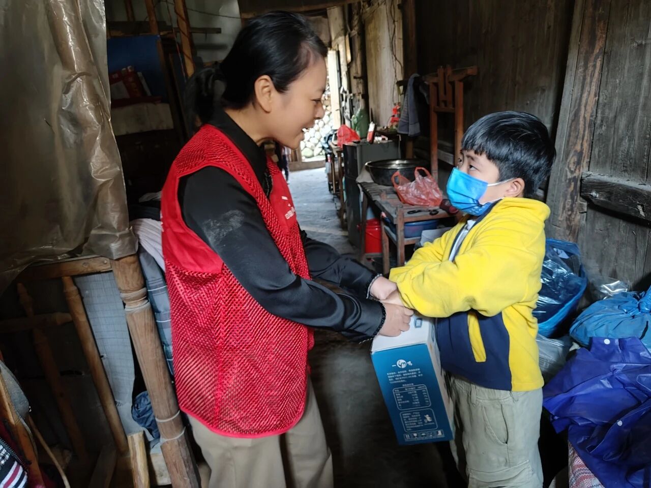 ����Ů�Թ�â �¾���ʡ���������